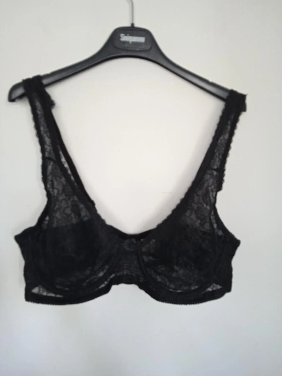 Soutien gorge noir en dentelle, neuf jamais porté, 90C